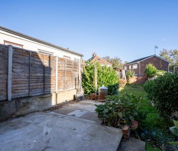 2 bedroom terraced house to rent - Photo 5