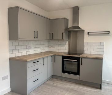 4 bedroom terraced house to rent - Photo 1
