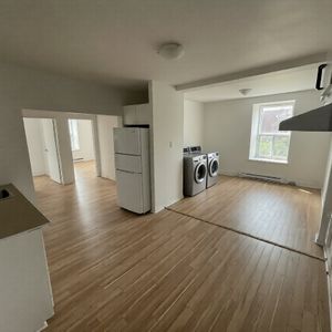 3 Bedroom - 1755 Rue Poupart, Montréal - Photo 3