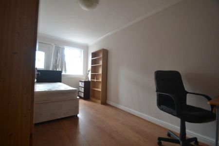 5 bedroom detached house to rent - Photo 5