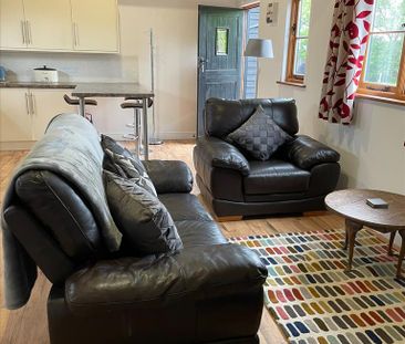 1 bedroom barn conversion to rent - Photo 2