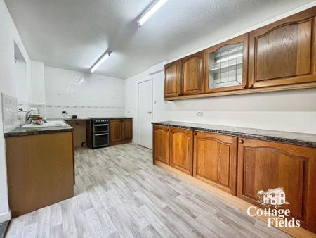 3 bedroom semi-detached house to rent - Photo 5