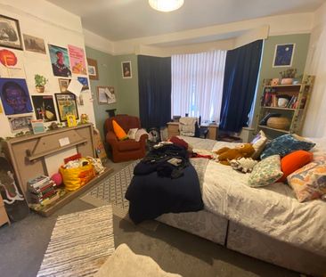 Harlaxton Drive Lenton, Nottingham - Photo 3