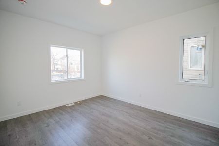 For Lease - 380 Alberta Street, Welland, Ontario - Photo 3