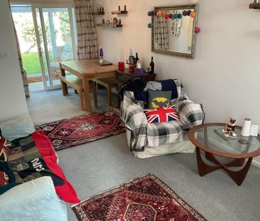 2 bedroom end of terrace house to rent - Photo 2