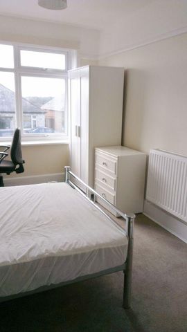 3 bedroom apartment to rent - Photo 3