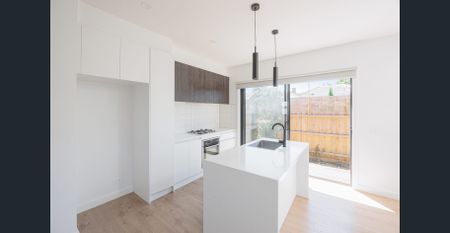 2/1 Taylors Avenue, Reservoir - Photo 4