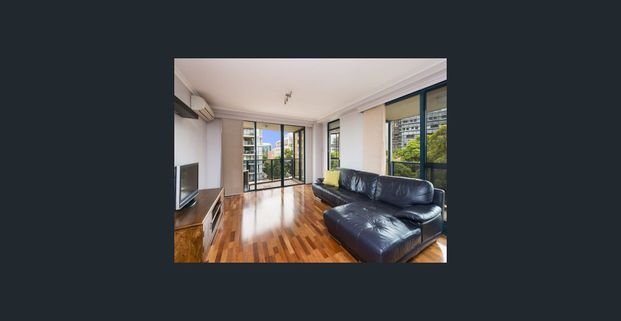 Spacious Two Bedroom Apartment - Photo 1