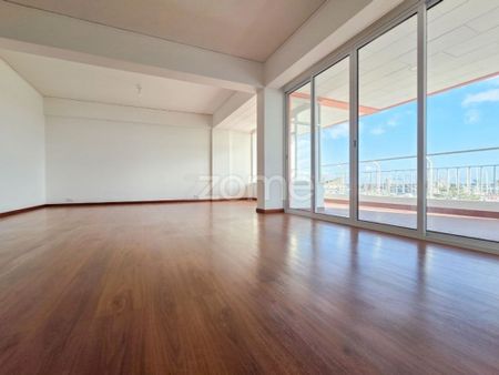 3 room luxury Flat for rent in Ponta Delgada, Portugal - Photo 5