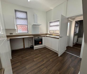 2 bedroom end of terrace house to rent - Photo 6