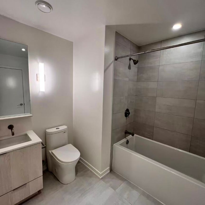 For Lease - 110 Broadway Avenue Unit# 2103 S, Toronto, Ontario - Photo 1