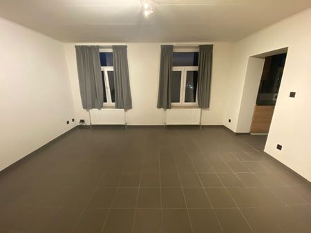 Gerenoveerd appartement op de eerste verdieping - Foto 5