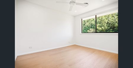 Stunning 4-Bedroom Family Home | Freshly Renovated & Designed for Entertaining - Photo 3