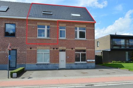 ruim duplex-appartement met groot terras en 2 slaapkamers. - Photo 2