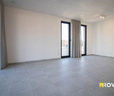 Prachtig lichtrijk nieuwbouwappartement met private ondergrondse au... - Photo 2