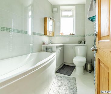 2 bed Flat in Marlborough Court Croydon Road, Westerham, TN16 1EU - Photo 3