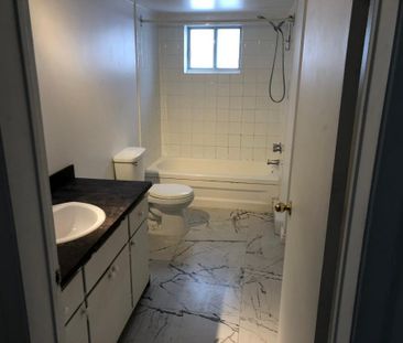 5 1/2 à Louer à Rosemère - Photo 2