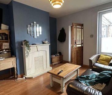 Charming Bedroom House, LN5 - Photo 6