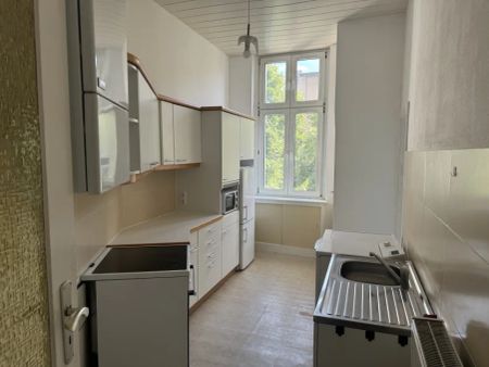 Altbau, sonnige 2-Zimmer-Wohnung, Duschbad, Einbauküche, Balkon - Photo 4