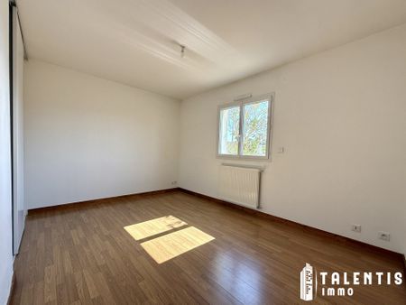 Location Maison 3 pièces 85m² CHAUMES EN RETZ 44320 - Photo 3