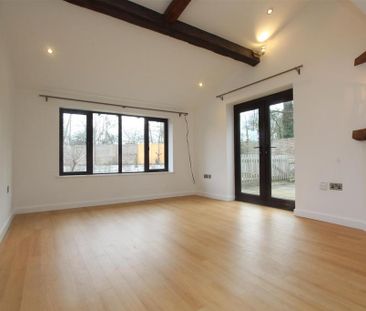 2 bedroom maisonette to rent - Photo 1