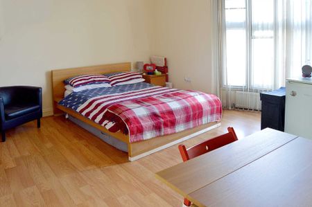 Price £1,100 pcm - Available 11/07/2025 - Furnished - Photo 2