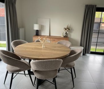 Drie slaapkamer EENGEZINSWONING met garage & tuin - Photo 2