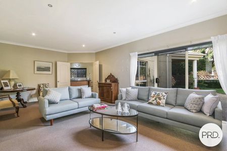 FULLY FURNISHED ELEGANCE AWAITS! - Photo 2
