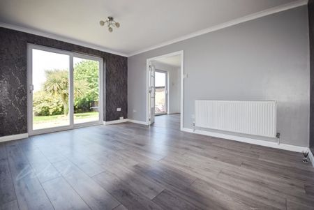 3 bedroom detached bungalow to rent - Photo 5