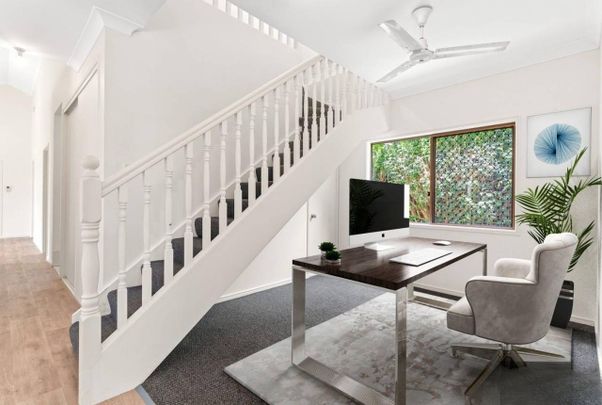 MASSIVE FAMILY HOME - SPLIT LEVEL - Photo 1