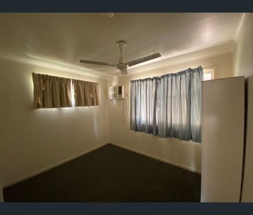 31 Yeates Street, Moranbah, Qld 4744 - Photo 5