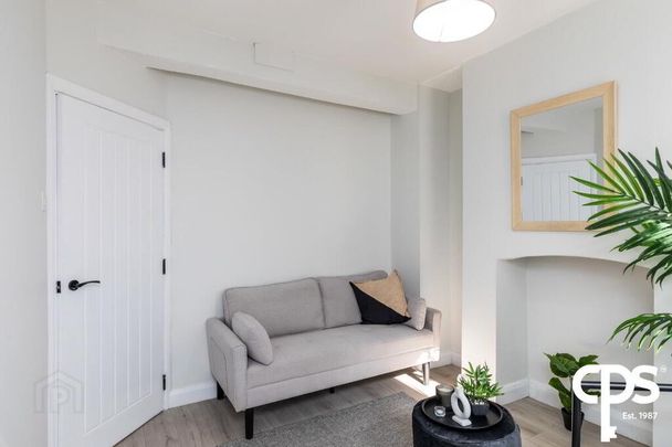 25 Cairo Street (, 6 Month Let), Belfast, BT7 1QS - Photo 1