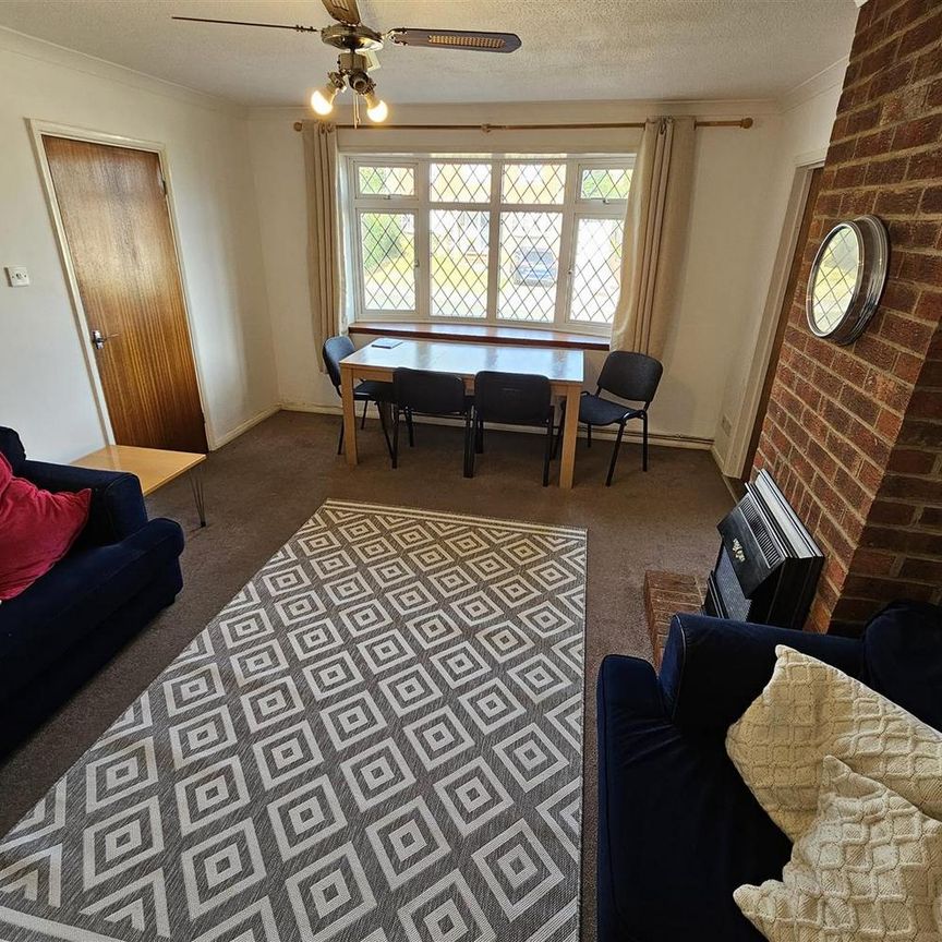 6 bedroom house to rent - Photo 1