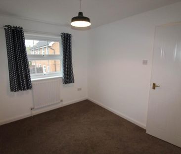 2 bedroom end of terrace house to rent - Photo 5
