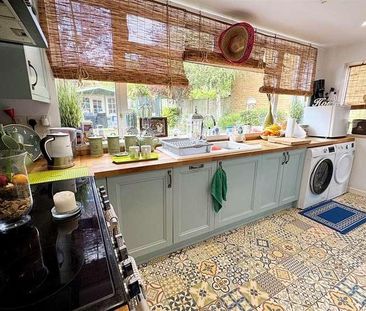 Blandford, DT11 - Photo 4