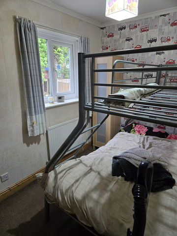 1 bedroom in a house share to rent - Photo 3