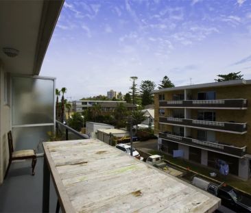 Stylish One-Bedroom Apartment - Photo 5