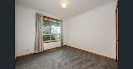 Stylish Two-Bedroom Unit with Private Garden & Easy Access to Amenities - Photo 4