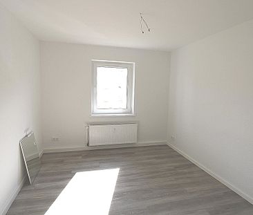 Einziehen und Wohnen… Gemütliche Wohnung in Aschersleben! - Photo 4