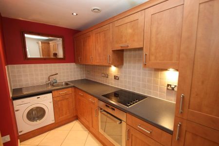 Kings Road, Woking - 2 bedrooms Property for lettings - Seymours - Photo 4