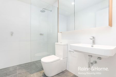Modern one bedroom apartment with entertainer's balcony & secure parking - Photo 3