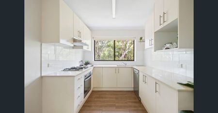 QUIET, PRIVATE OVER-SIZED APARTMENT IN CENTRAL SETTING - Photo 4