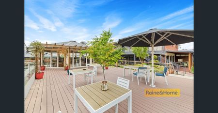 ATTENTION OVER 65'S - 1 BEDROOM UNIT IN PENINSULA VILLAGE - Photo 2