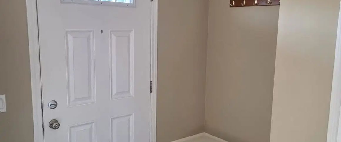 Exceptional Family Home in Desirable Silverado — 3 Bedrooms House - Photo 1