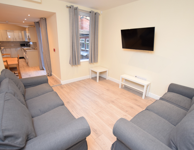 Bute Avenue Room 3 - Photo 1