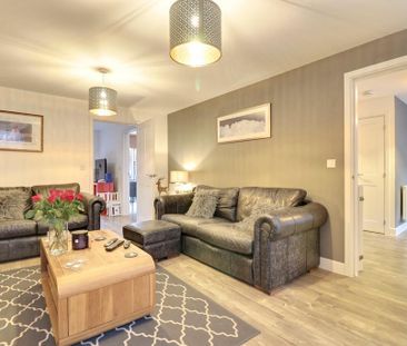 4 bedroom detached house to rent - Photo 2