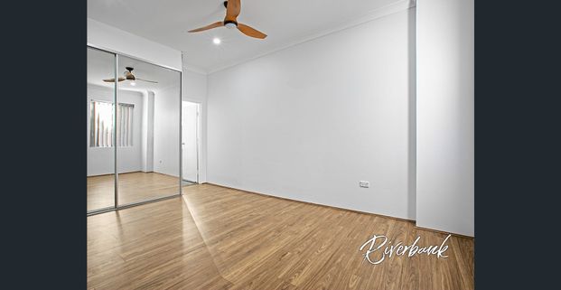 Stylish 3 Bedroom Apartment - Photo 1