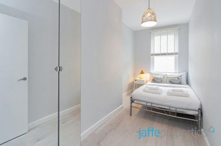 3 bedroom apartment to rent - Photo 4