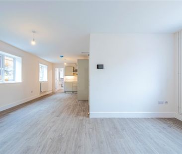 2 bed Ground Floor Flat for rent - Photo 2