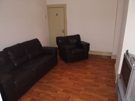 21 Bed Student House Blackpool - Photo 4